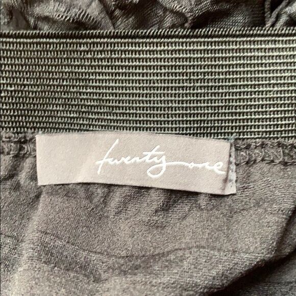 Forever 21 Solid Black Ruffle layered stretchy spandex mini Skirt fringe Size L - Picture 3 of 8